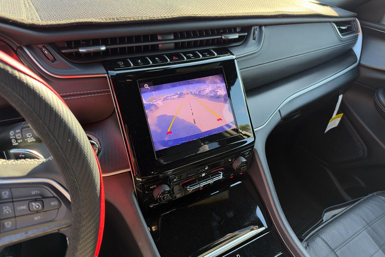 Jeep Grand Cherokee L Laredo 4WD 2025