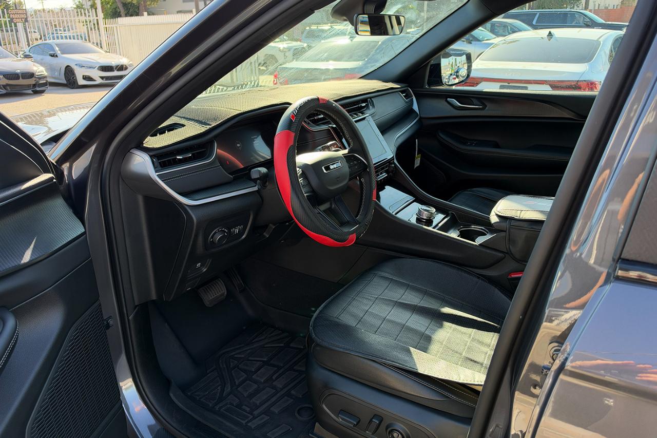 Jeep Grand Cherokee L Laredo 4WD 2025