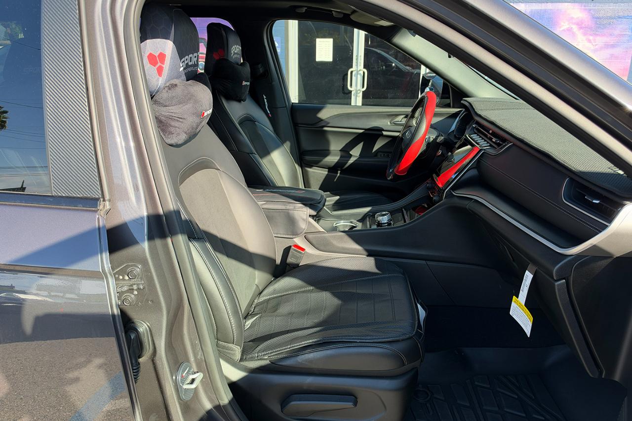 Jeep Grand Cherokee L Laredo 4WD 2025