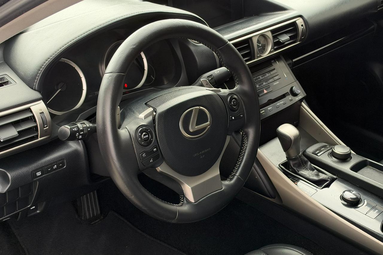 Lexus IS 250 RWD 2014