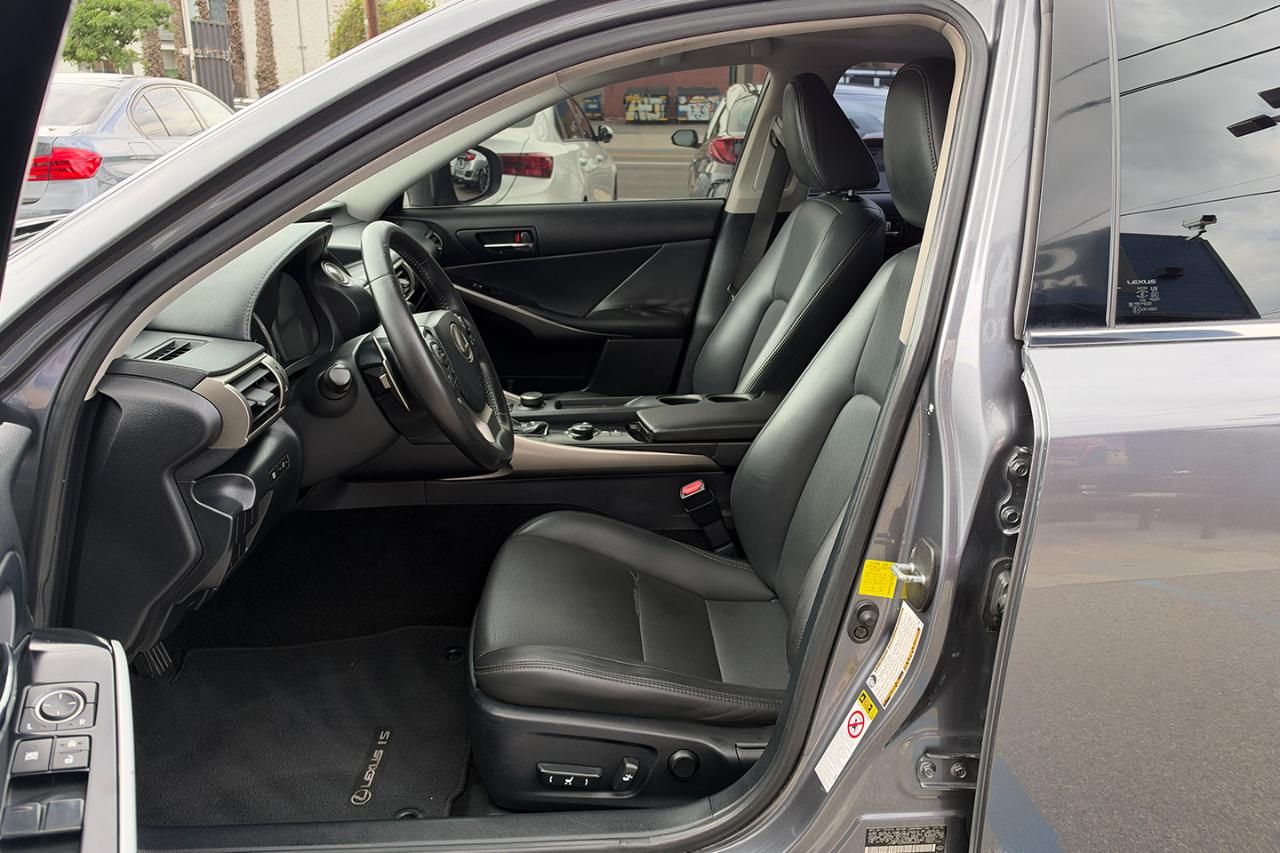 Lexus IS 250 RWD 2014
