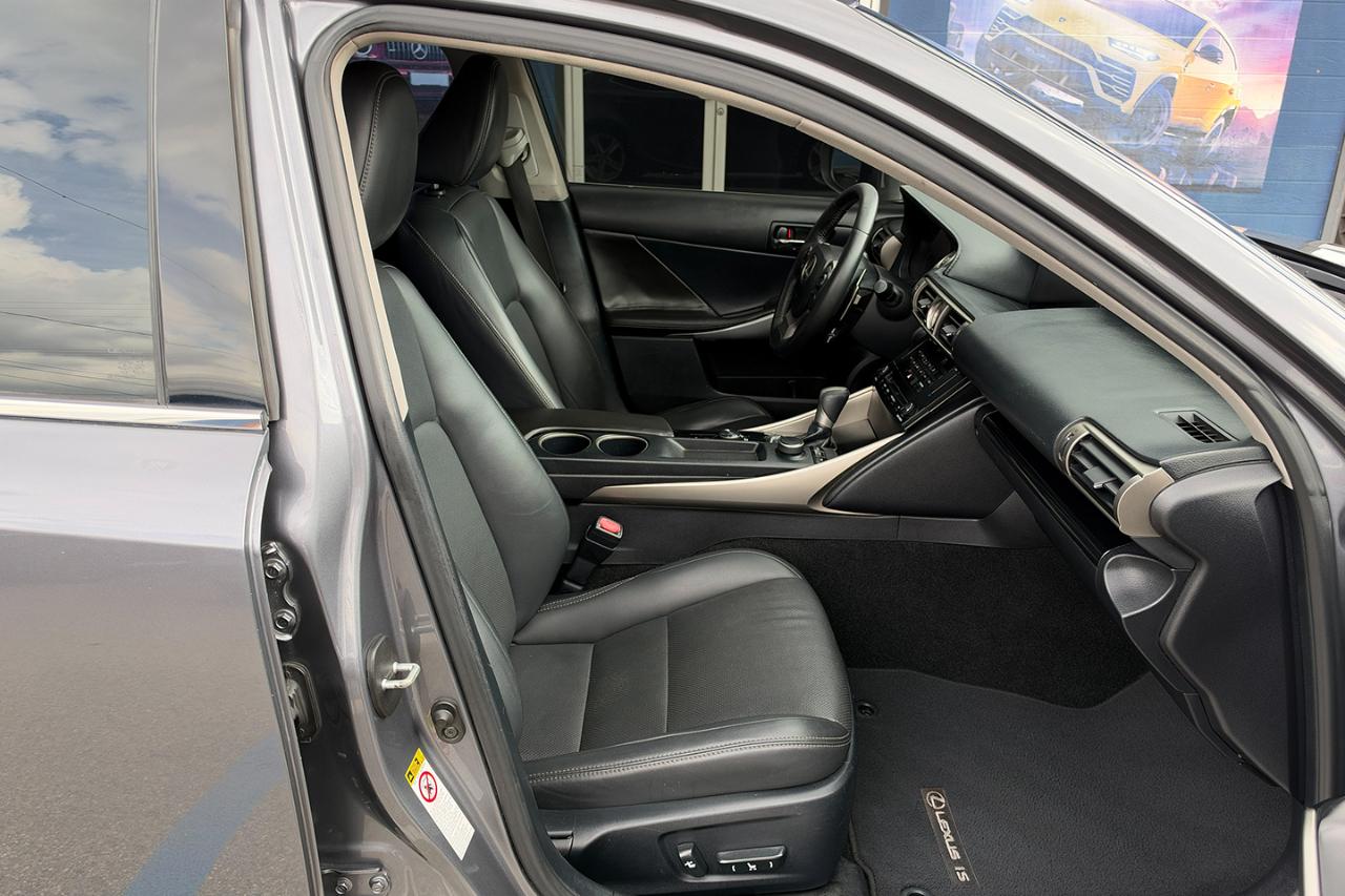 Lexus IS 250 RWD 2014
