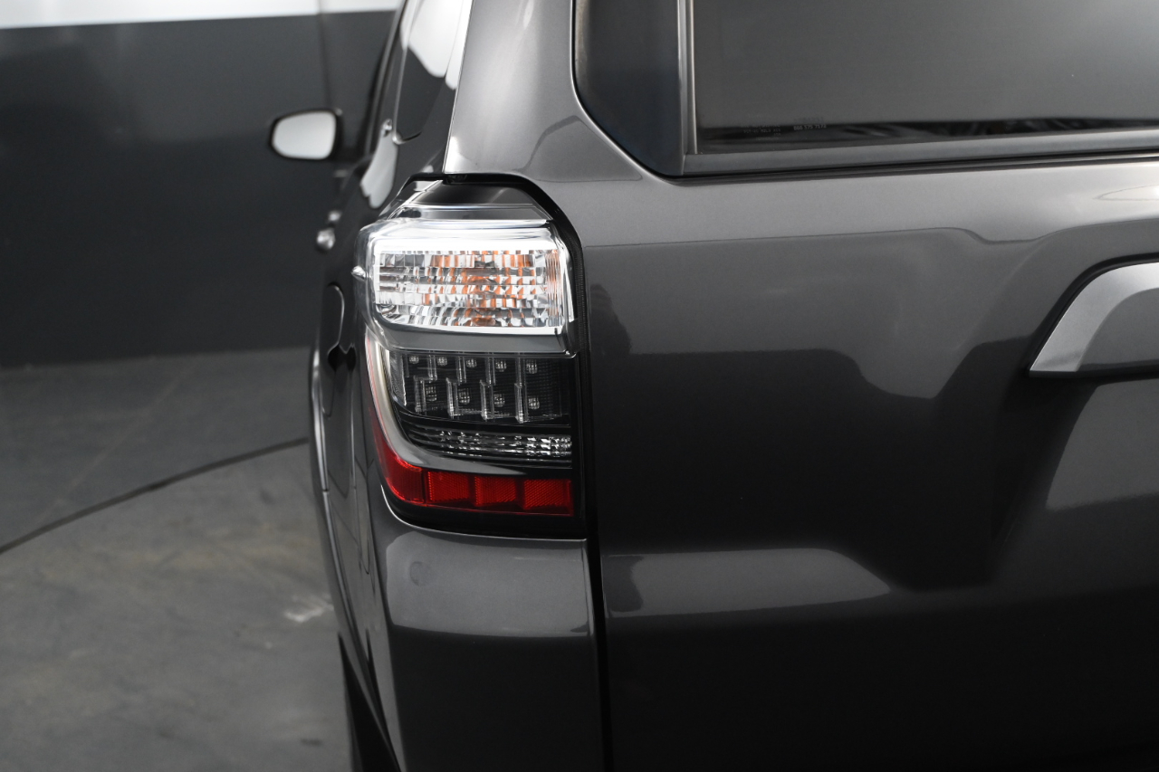 Toyota 4Runner SR5 4WD (Natl) 2018