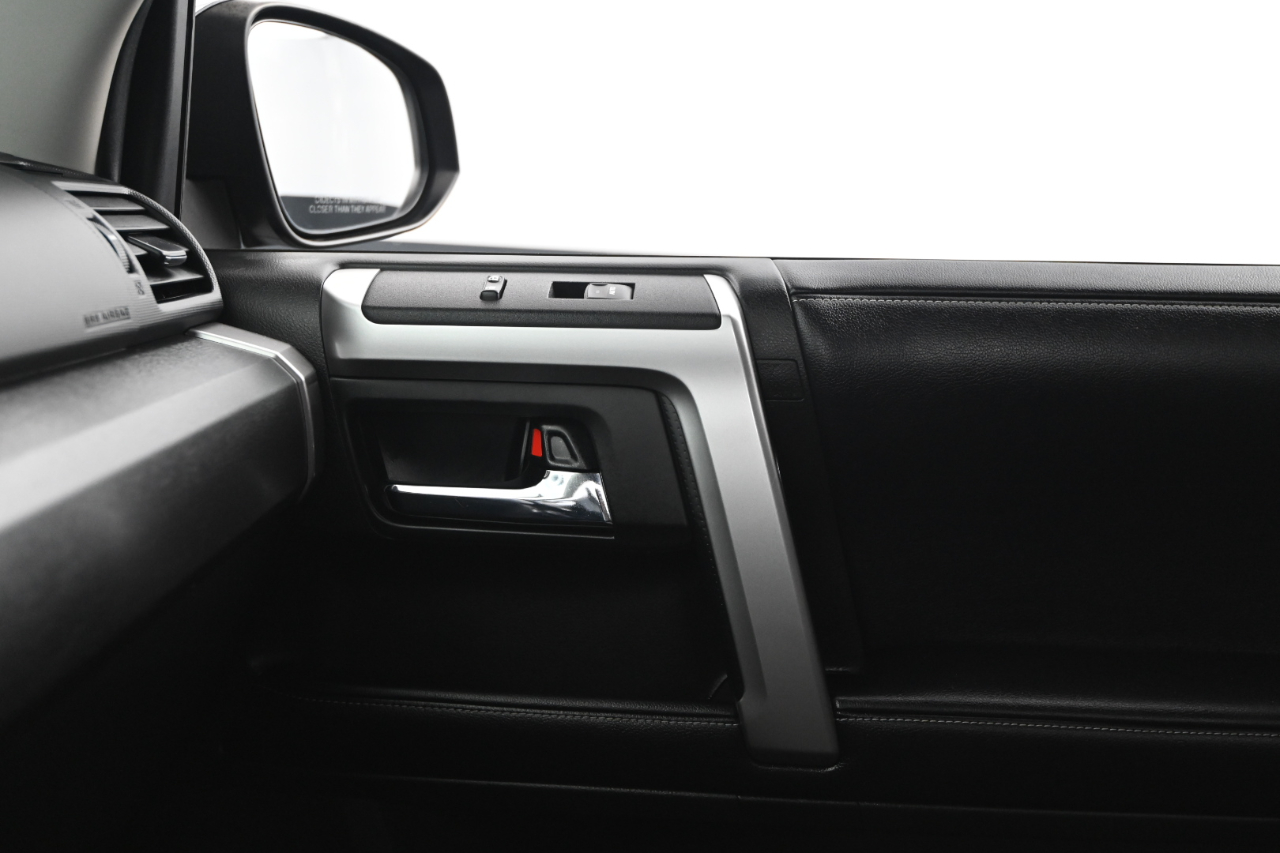 Toyota 4Runner SR5 4WD (Natl) 2018