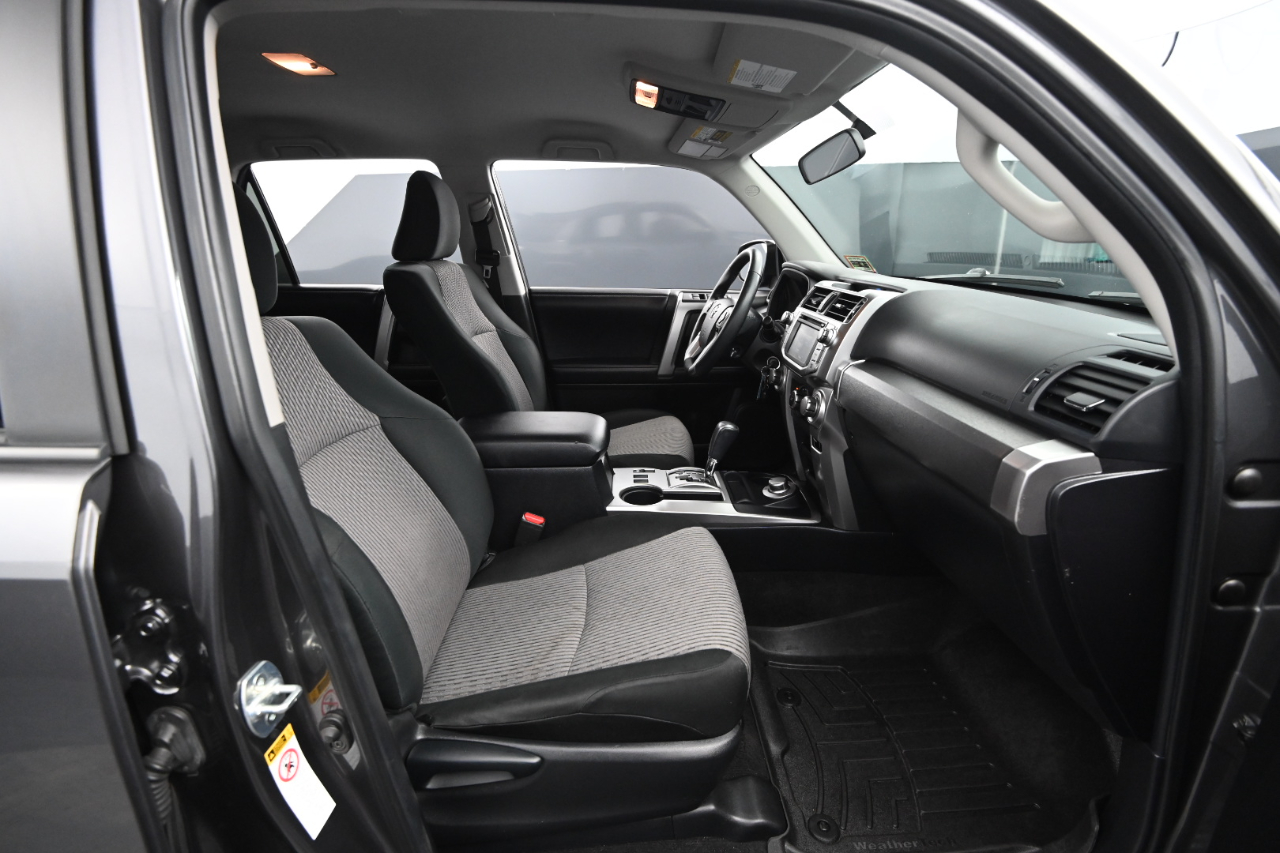 Toyota 4Runner SR5 4WD (Natl) 2018