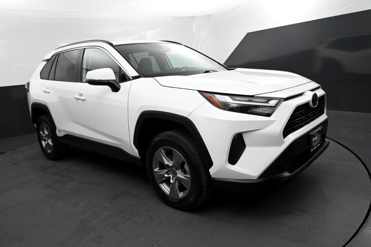 2023 Toyota RAV4 Hybrid XLE photo 7