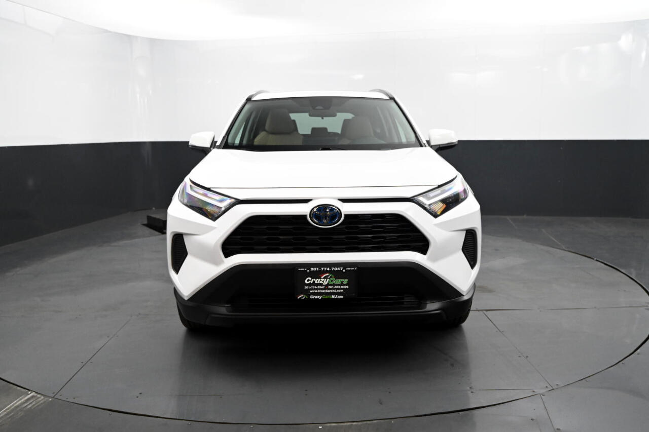 2023 Toyota RAV4 Hybrid XLE photo 8