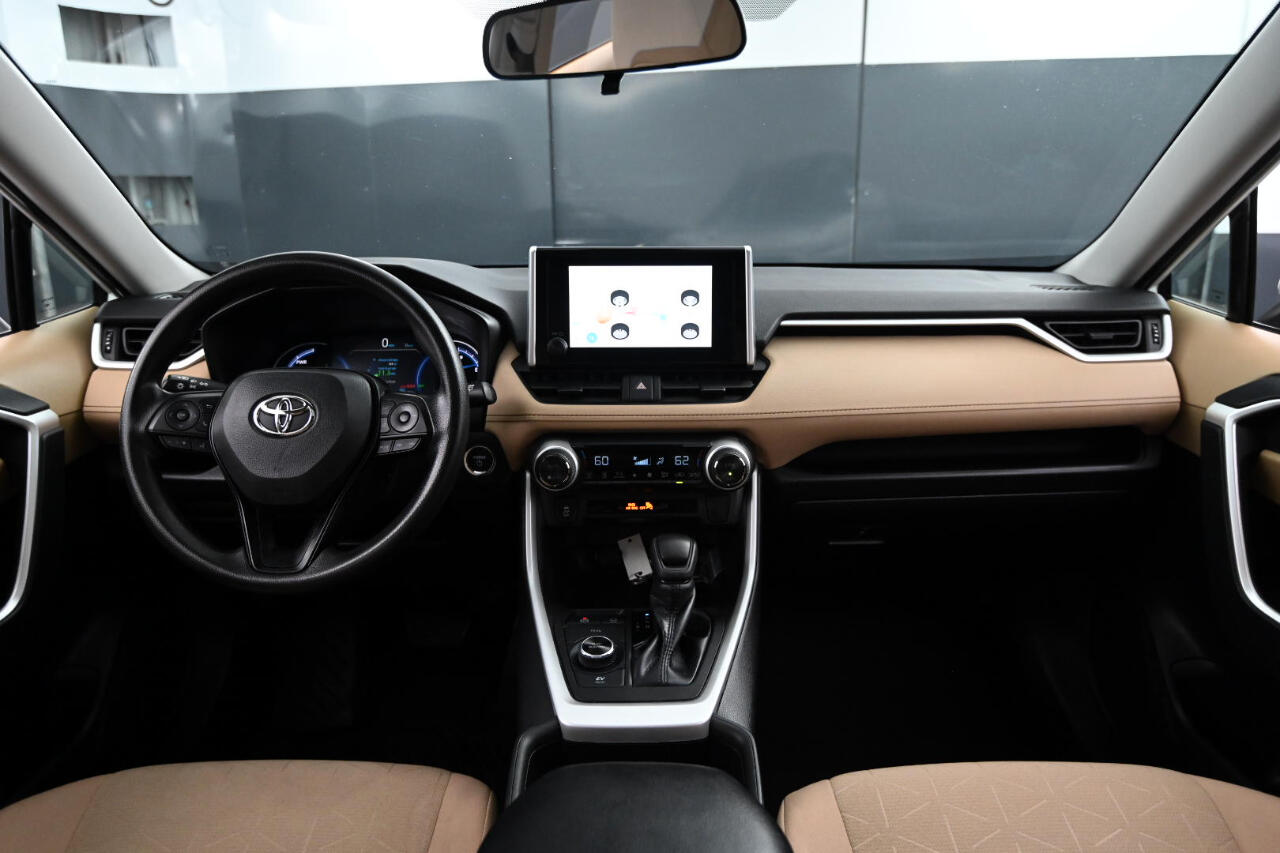 2023 Toyota RAV4 Hybrid XLE photo 17