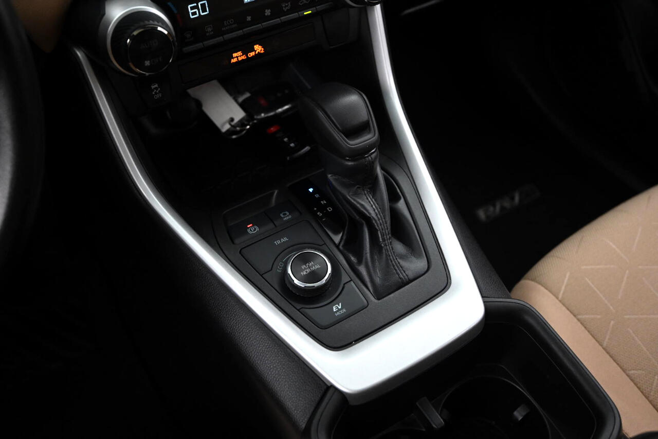 2023 Toyota RAV4 Hybrid XLE photo 21