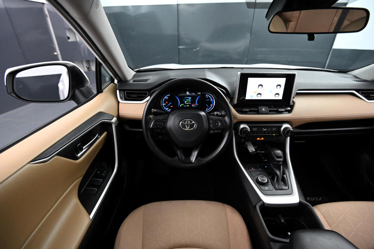 2023 Toyota RAV4 Hybrid XLE photo 22