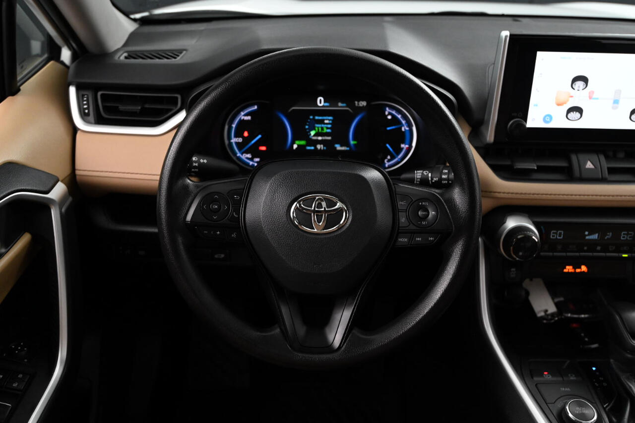 2023 Toyota RAV4 Hybrid XLE photo 23