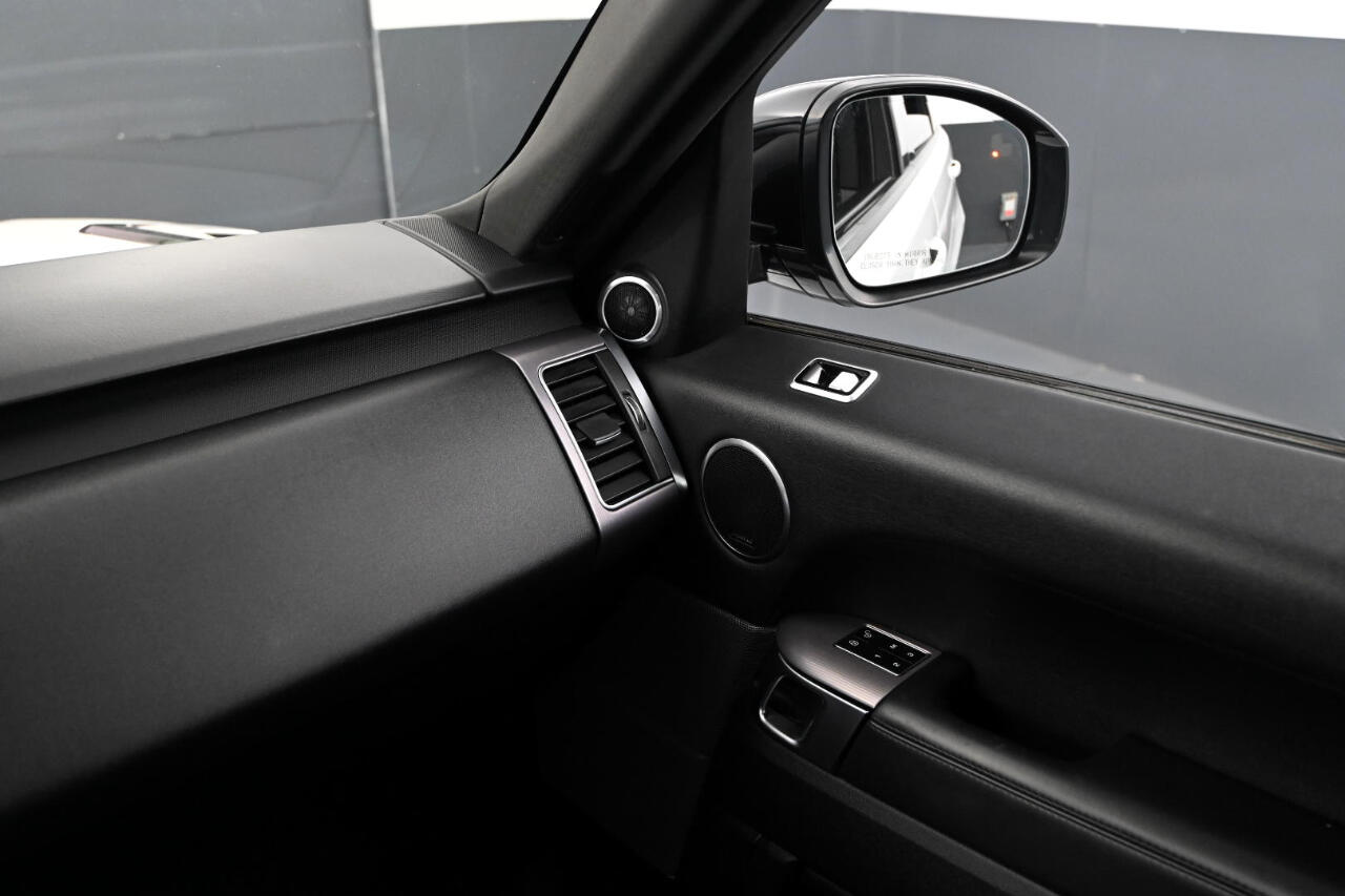 2019 Land Rover Range Rover Sport HSE photo 18