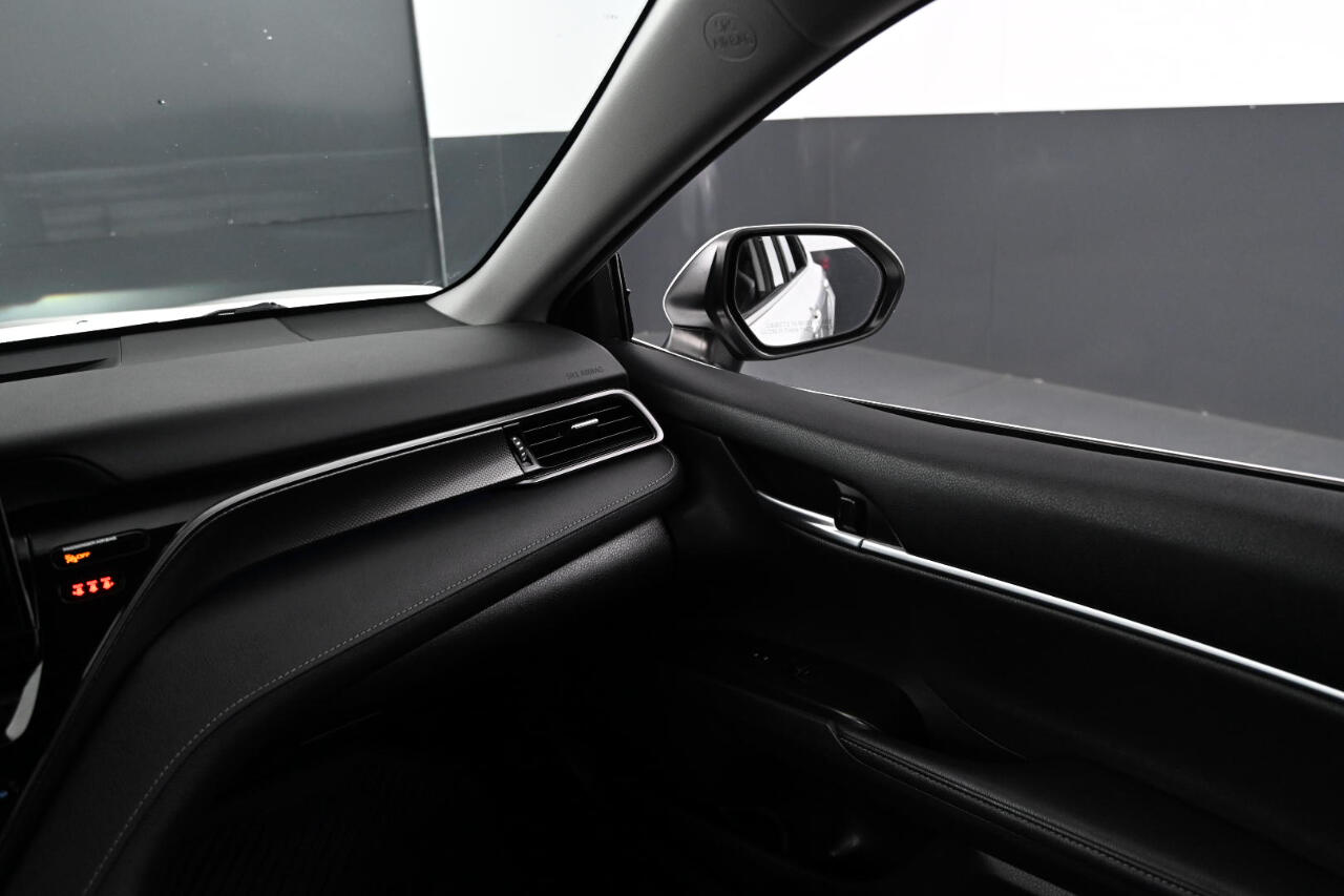 2024 Toyota Camry XSE photo 19