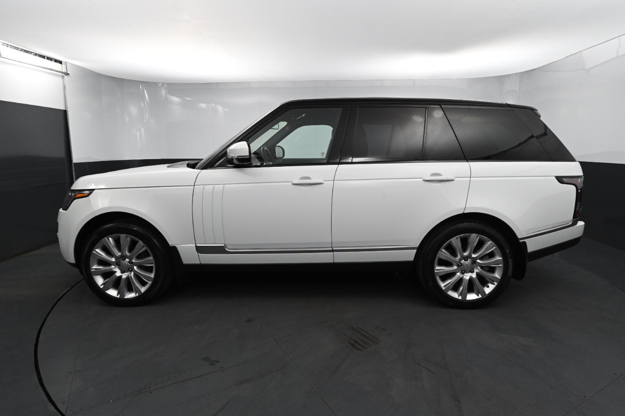 2016 Land Rover Range Rover SuperCharged photo 2