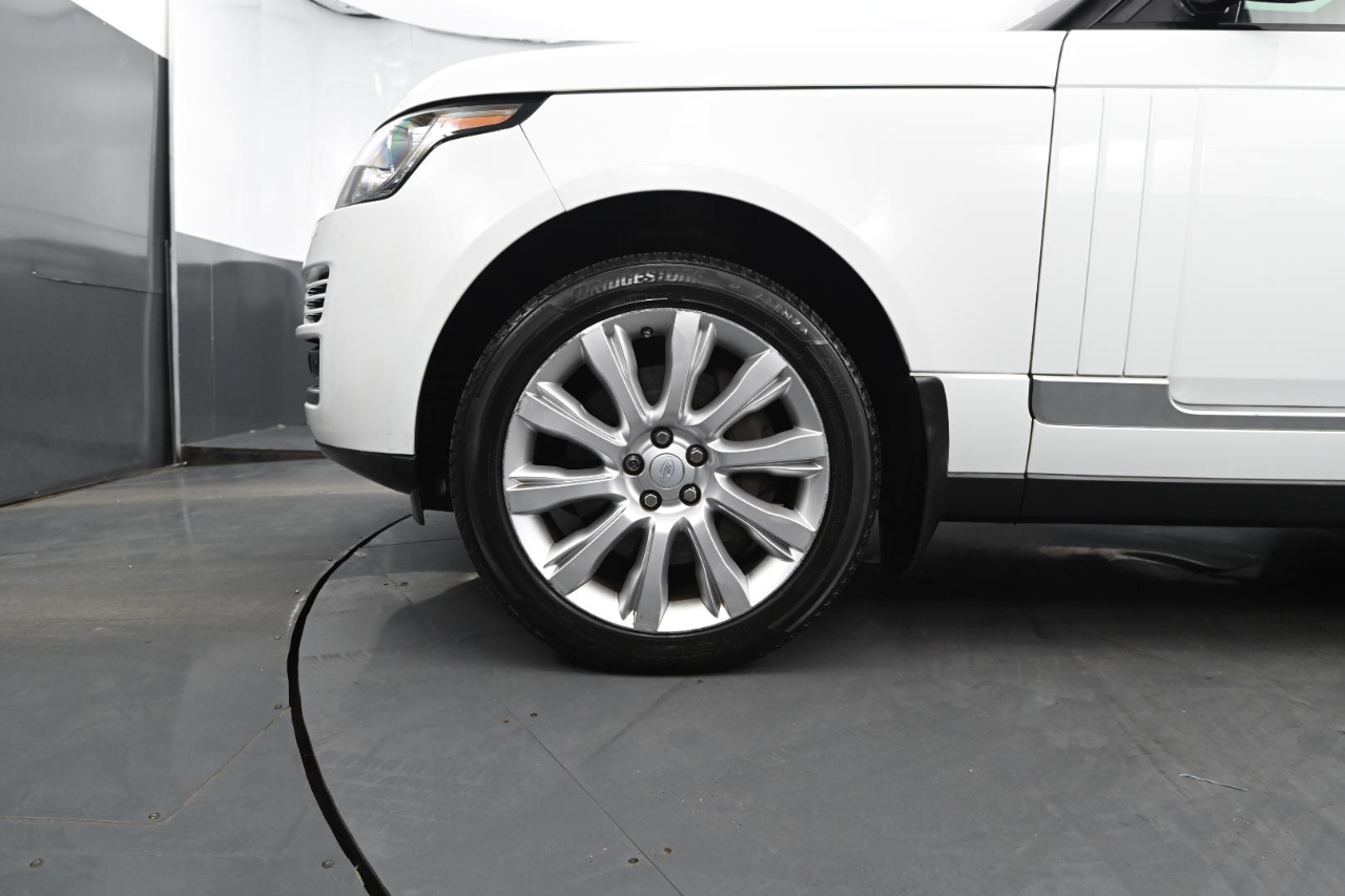 2016 Land Rover Range Rover SuperCharged photo 9
