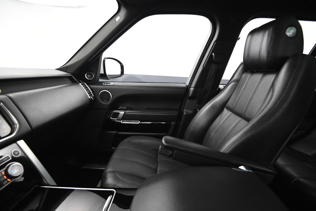 2016 Land Rover Range Rover SuperCharged photo 27