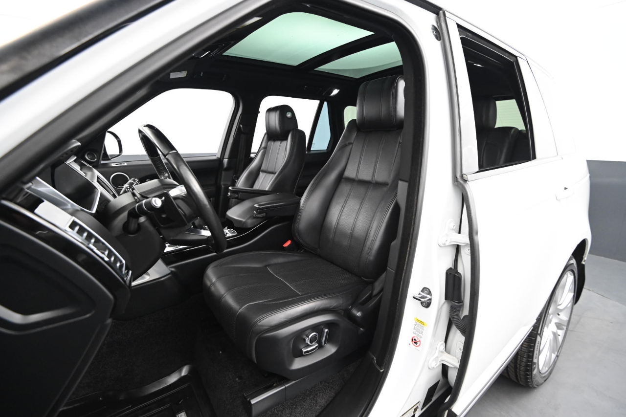 2016 Land Rover Range Rover SuperCharged photo 31