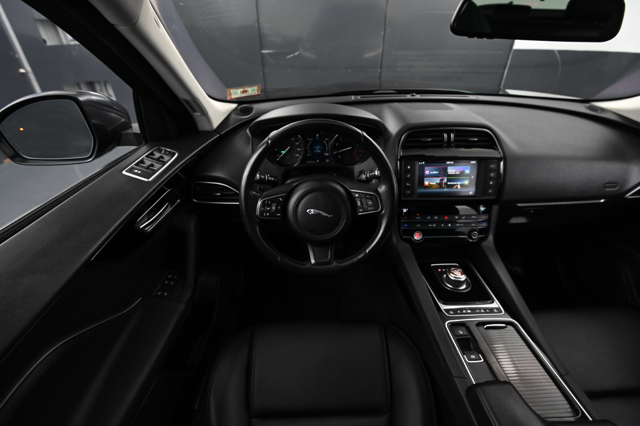 Jaguar F-Pace 25t Premium 2018 Jaguar F-Pace 25t Premium 2018
