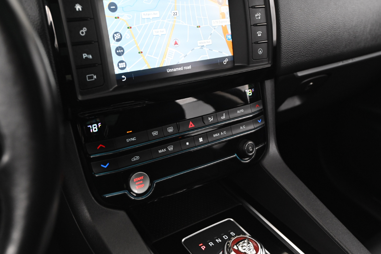 Jaguar F-Pace 25t Premium 2018 Jaguar F-Pace 25t Premium 2018