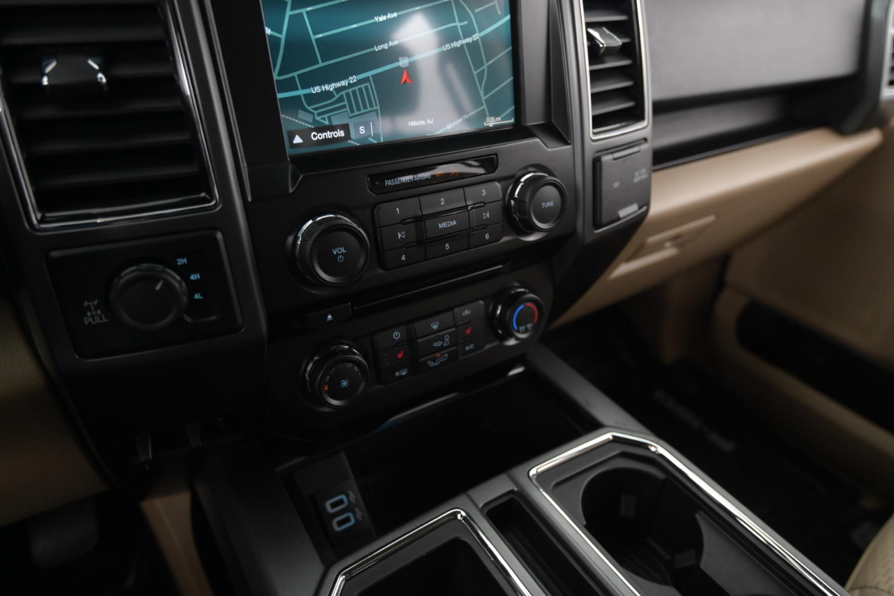 Ford F-150 XLT SuperCrew 5.5-ft. Bed 4WD 2018 Ford F-150 XLT SuperCrew 5.5-ft. Bed 4WD 2018