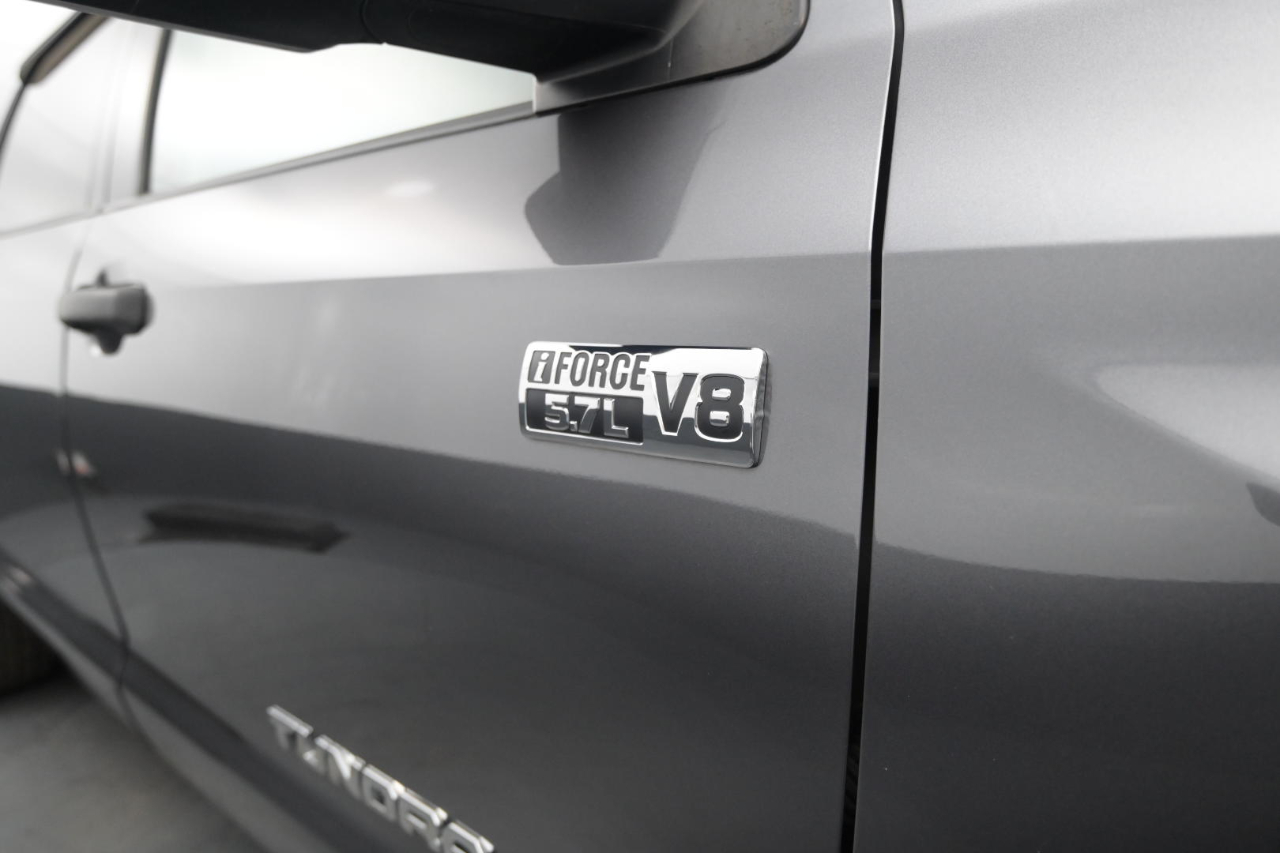 Toyota Tundra SR5 5.7L V8 CrewMax 4WD 2018 Toyota Tundra SR5 5.7L V8 CrewMax 4WD 2018