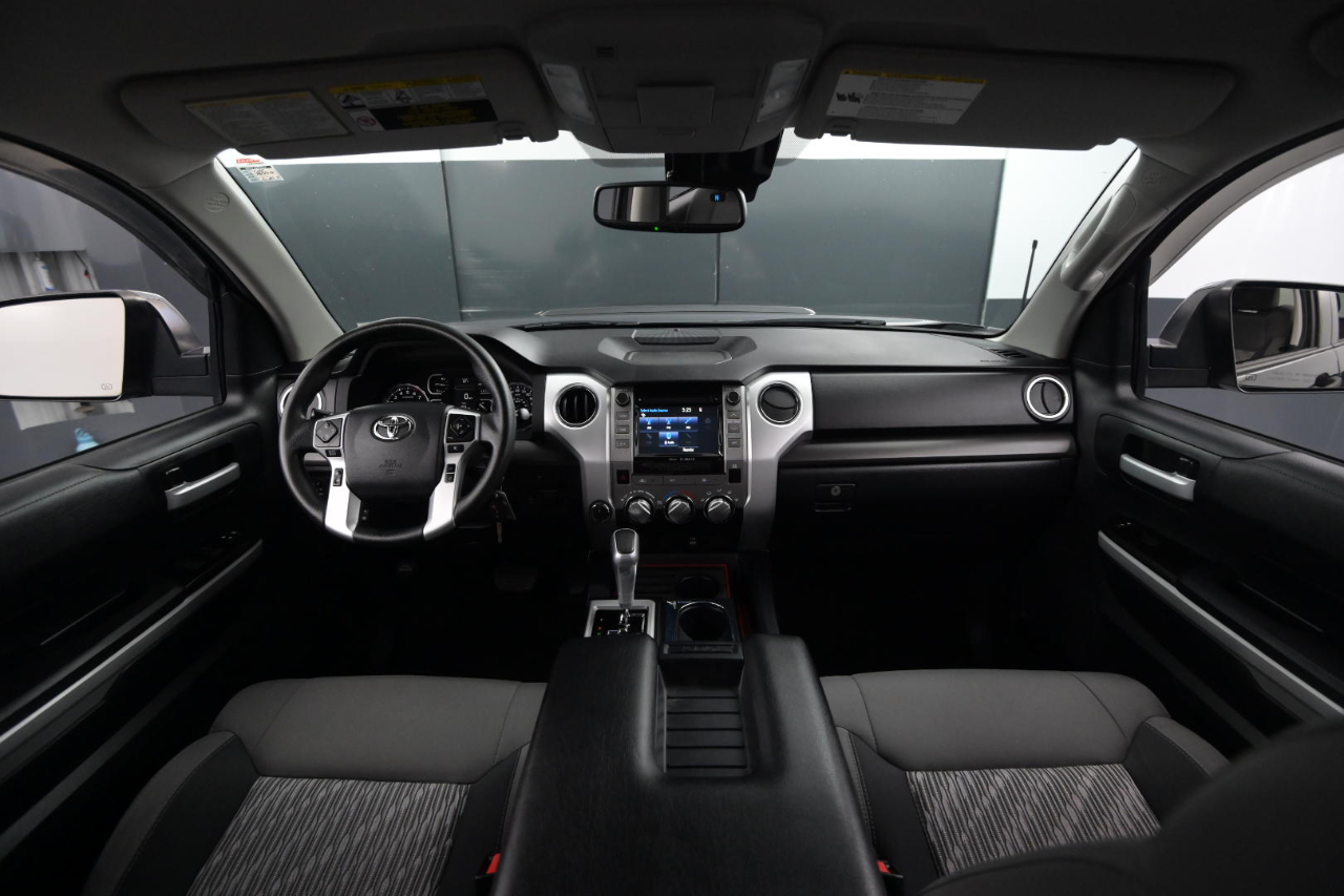 Toyota Tundra SR5 5.7L V8 CrewMax 4WD 2018 Toyota Tundra SR5 5.7L V8 CrewMax 4WD 2018