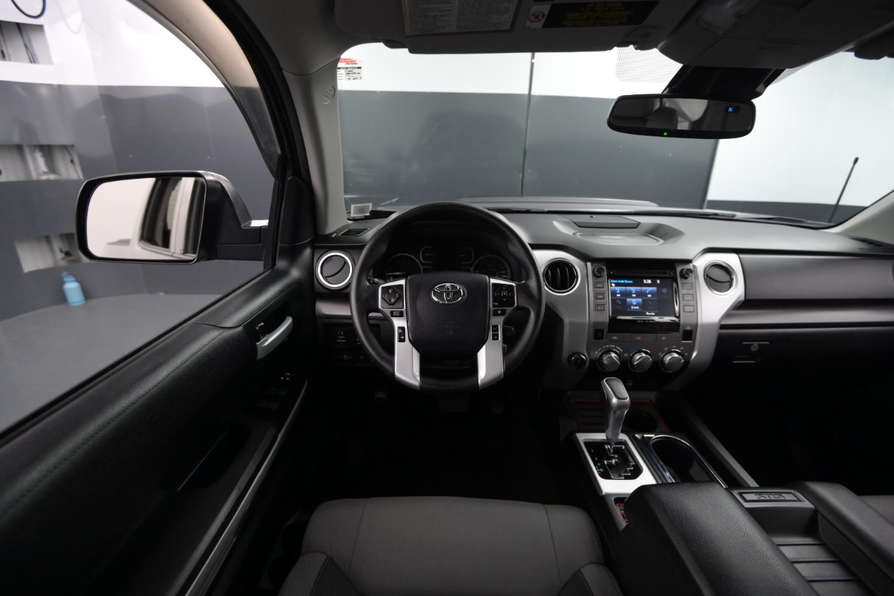 Toyota Tundra SR5 5.7L V8 CrewMax 4WD 2018 Toyota Tundra SR5 5.7L V8 CrewMax 4WD 2018