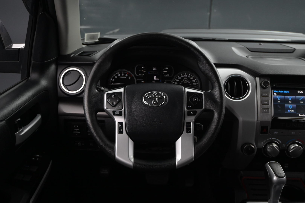 Toyota Tundra SR5 5.7L V8 CrewMax 4WD 2018 Toyota Tundra SR5 5.7L V8 CrewMax 4WD 2018