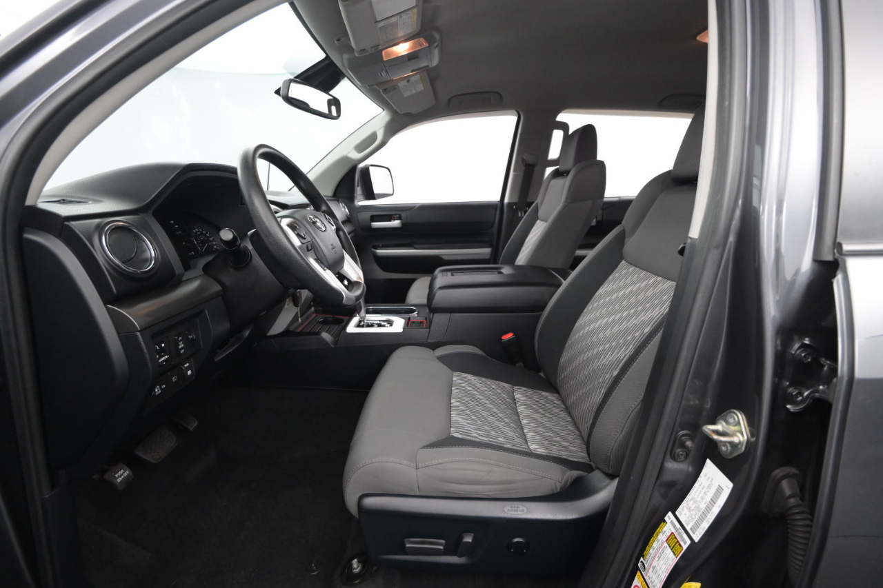 Toyota Tundra SR5 5.7L V8 CrewMax 4WD 2018 Toyota Tundra SR5 5.7L V8 CrewMax 4WD 2018