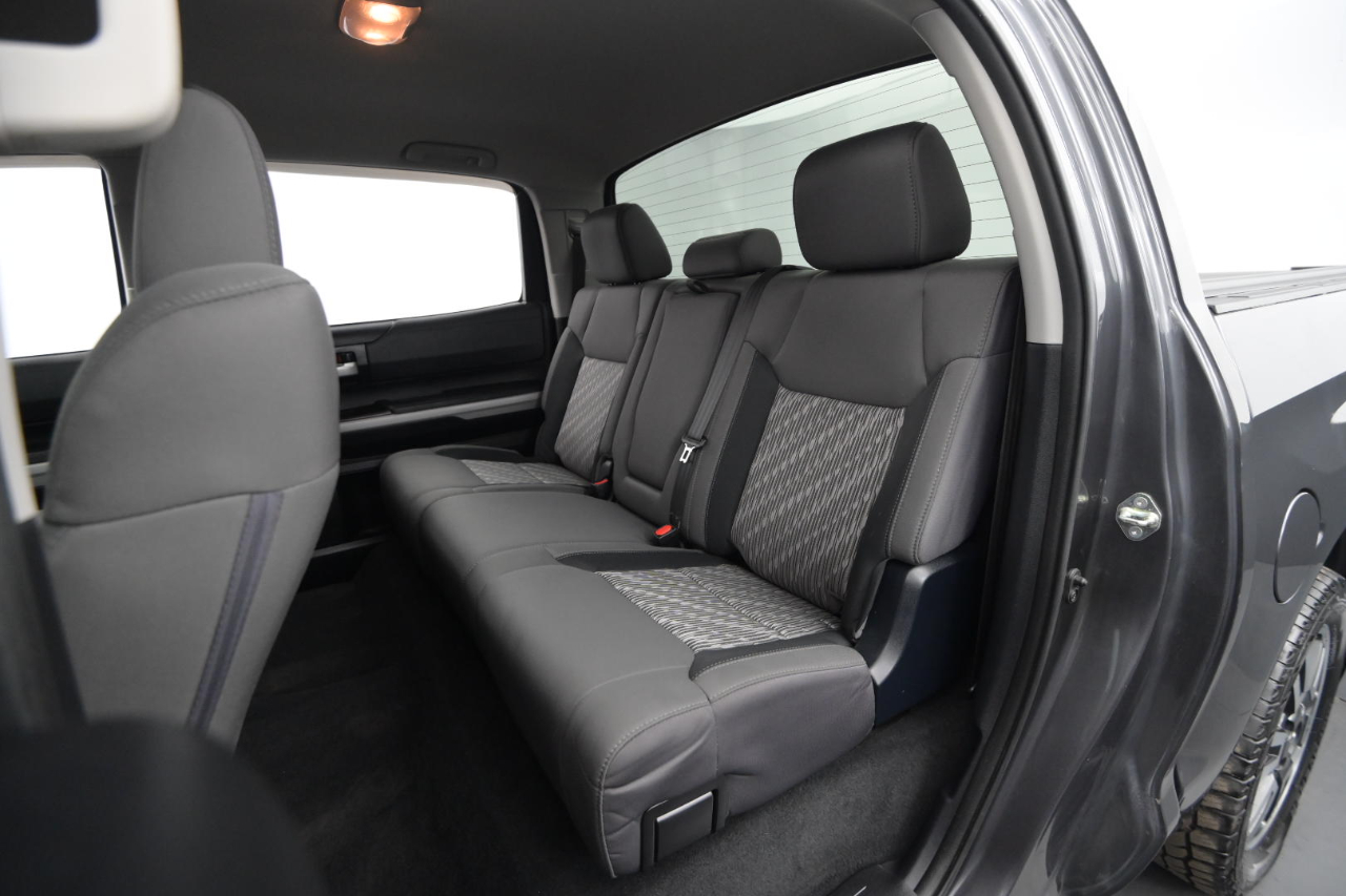 Toyota Tundra SR5 5.7L V8 CrewMax 4WD 2018 Toyota Tundra SR5 5.7L V8 CrewMax 4WD 2018