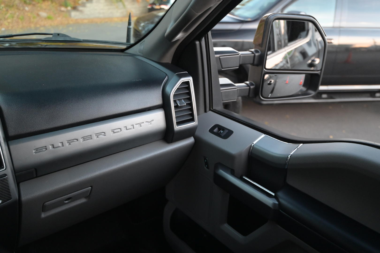 Ford F-250 SD XLT 4WD Crew Cab 8' Box 2021