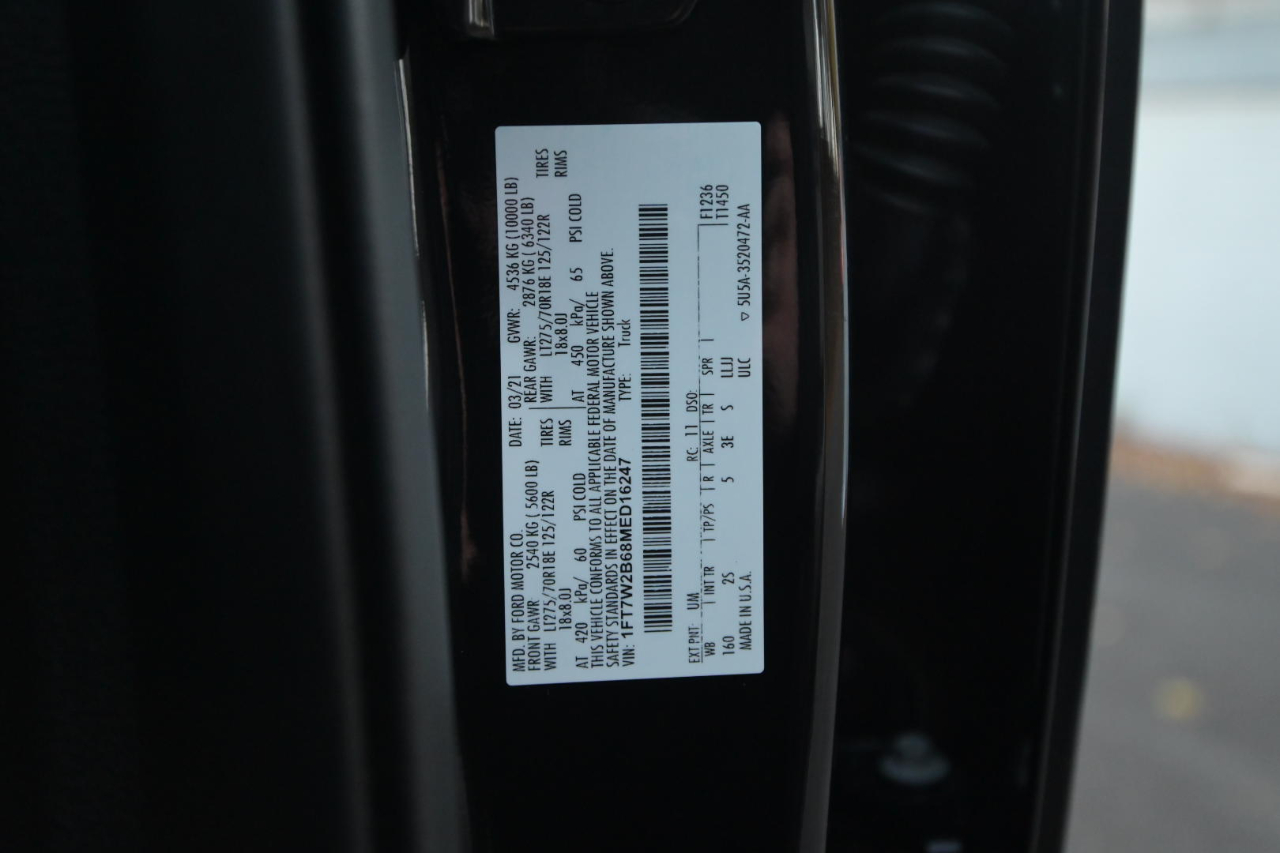 Ford F-250 SD XLT 4WD Crew Cab 8' Box 2021