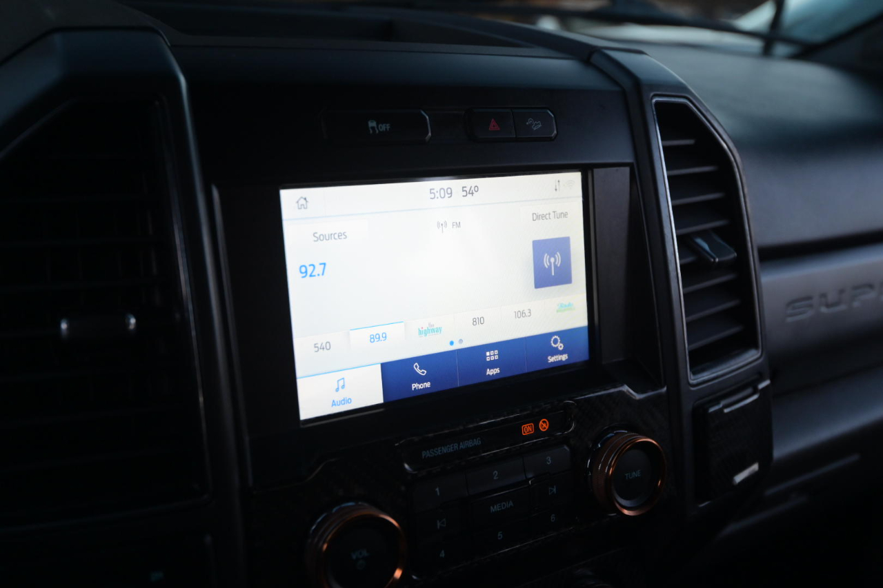 Ford F-250 SD XLT 4WD Crew Cab 8' Box 2021