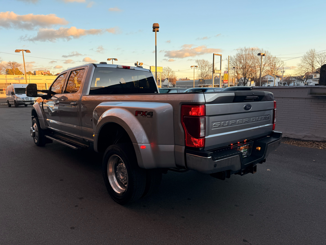 Ford Super Duty F-450 DRW XLT 4WD Crew Cab 8' Box 2022