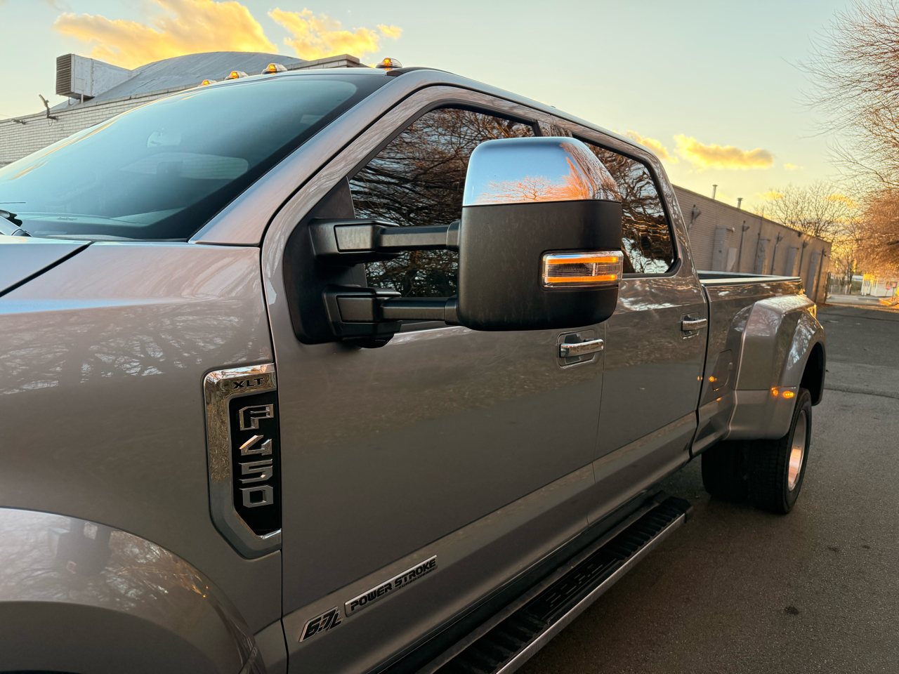 Ford Super Duty F-450 DRW XLT 4WD Crew Cab 8' Box 2022