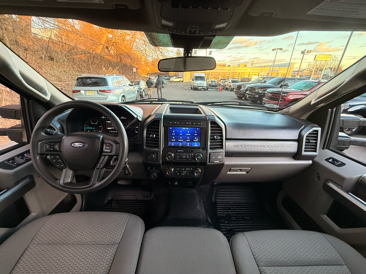 Ford Super Duty F-450 DRW XLT 4WD Crew Cab 8' Box 2022