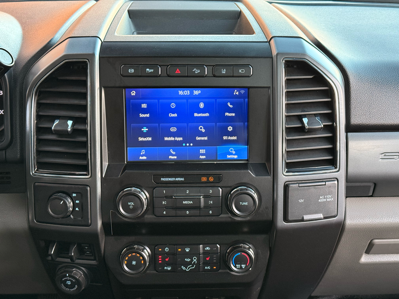 Ford Super Duty F-450 DRW XLT 4WD Crew Cab 8' Box 2022