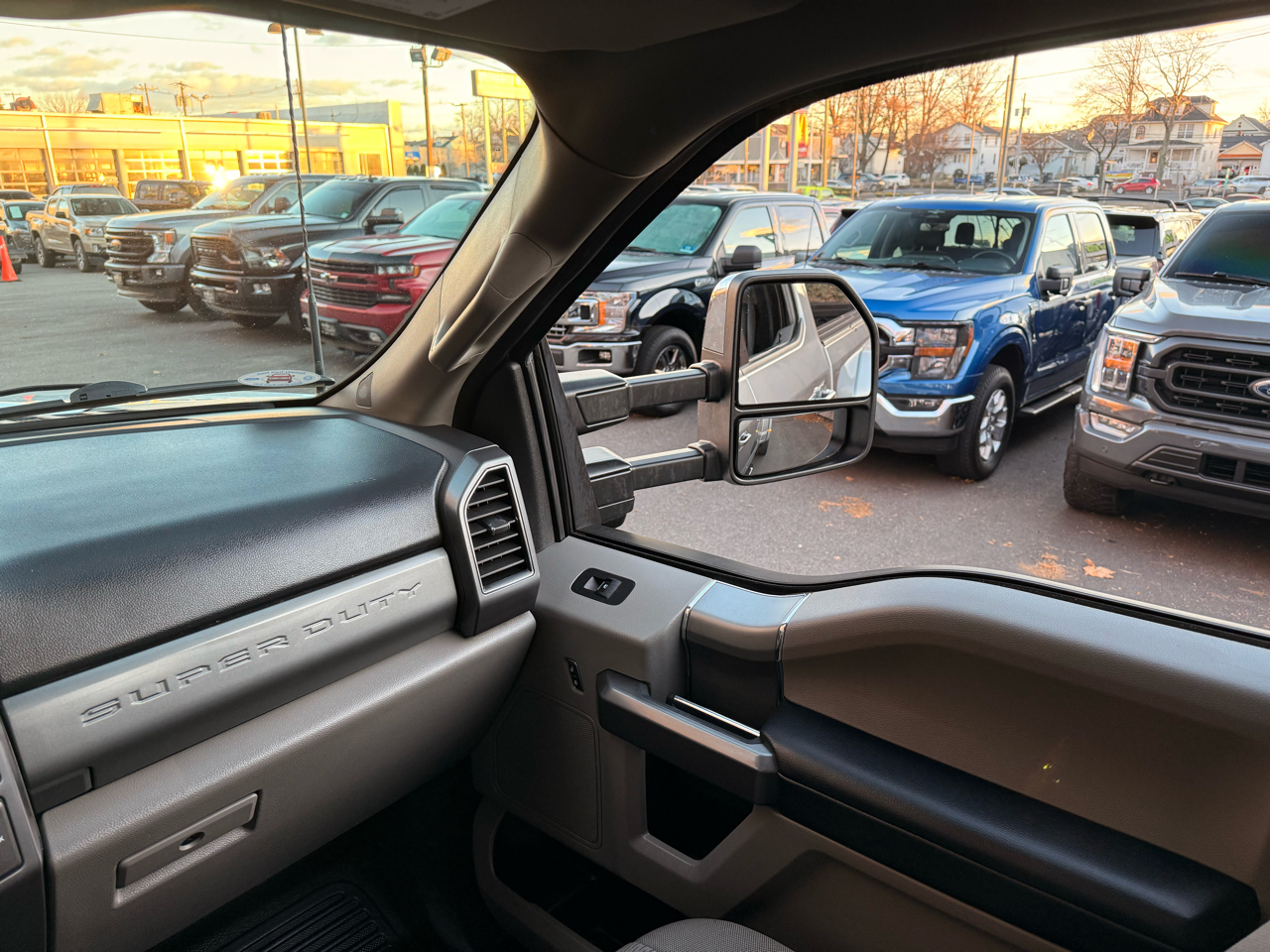 Ford Super Duty F-450 DRW XLT 4WD Crew Cab 8' Box 2022