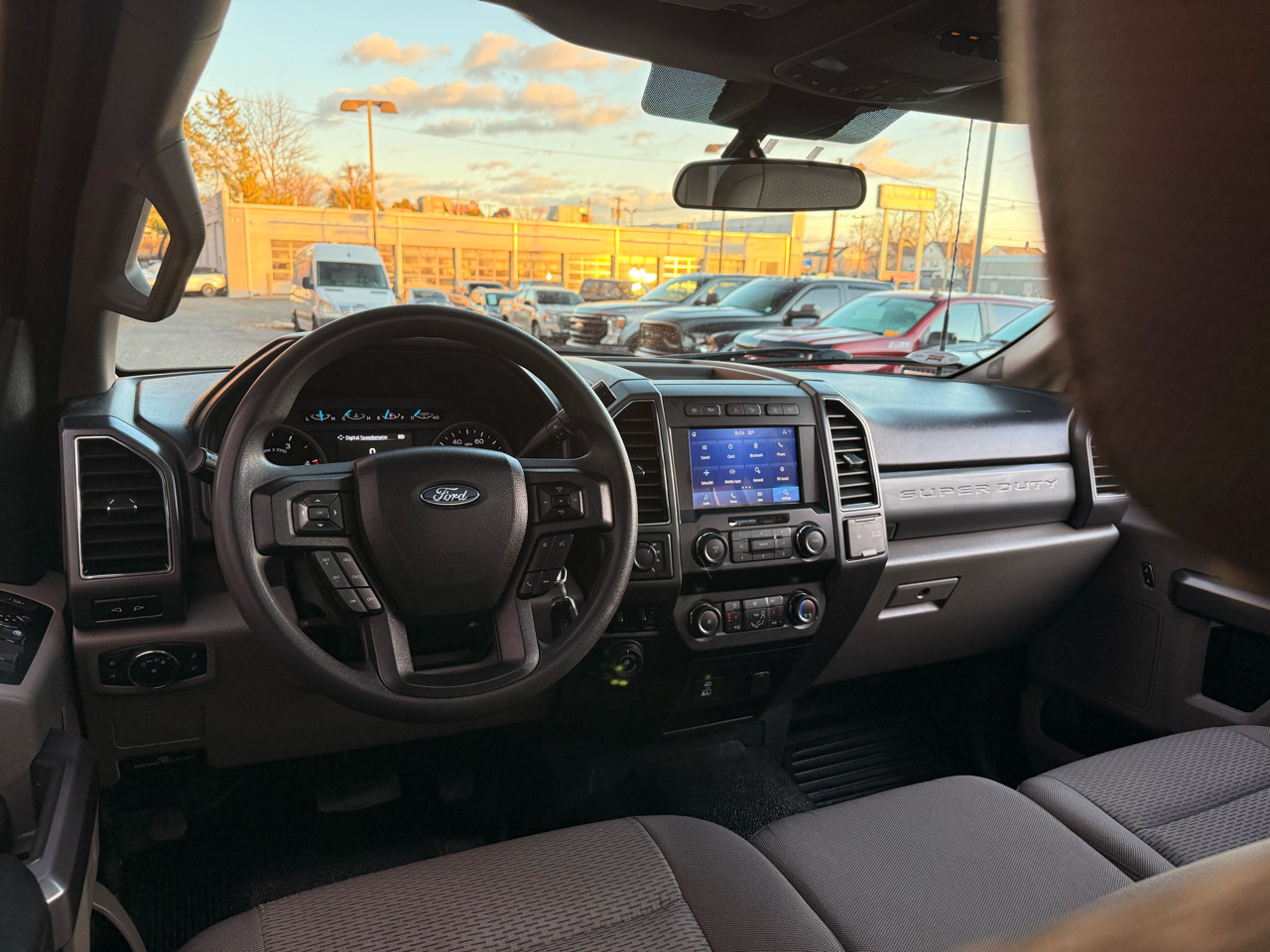 Ford Super Duty F-450 DRW XLT 4WD Crew Cab 8' Box 2022