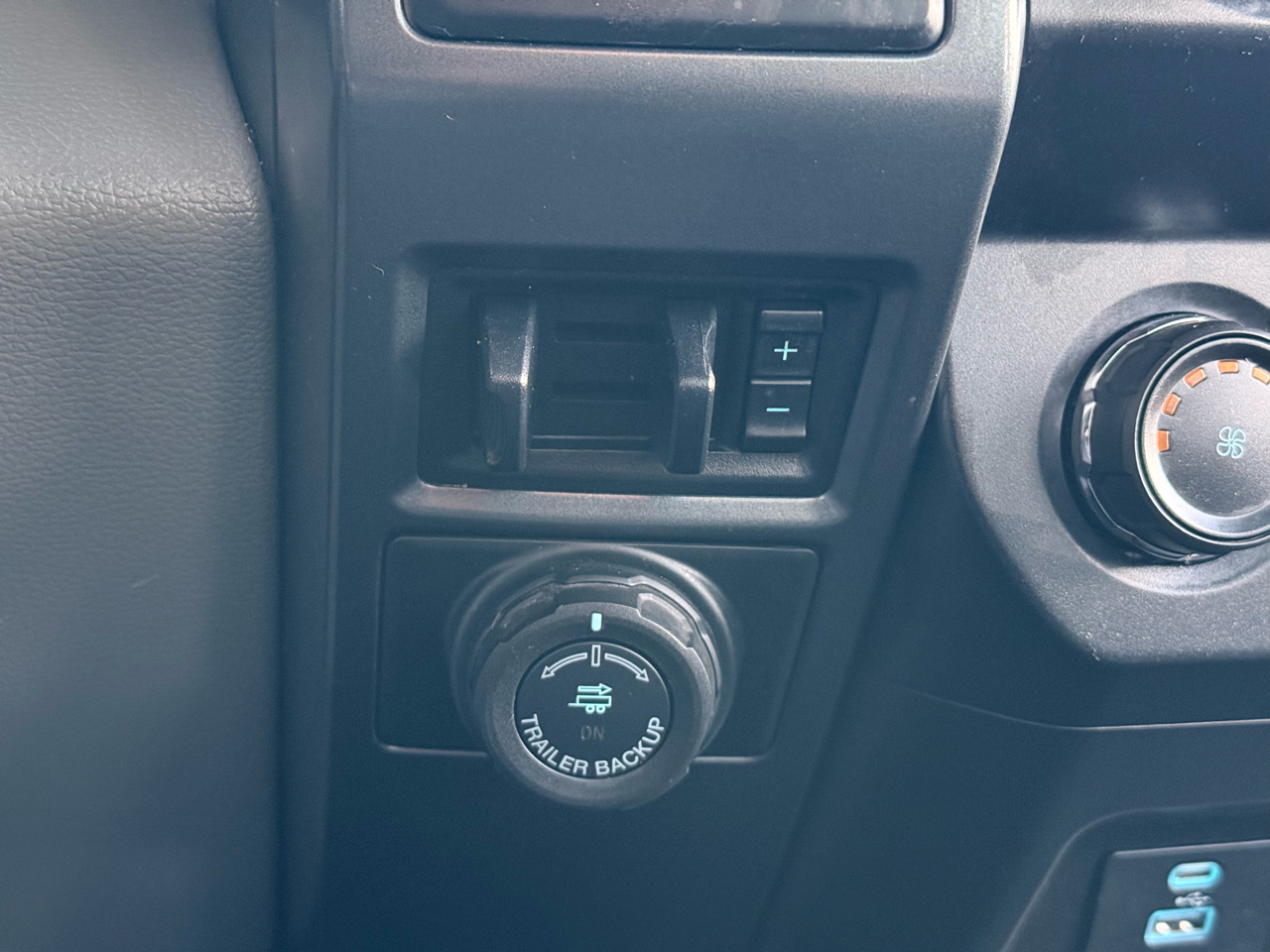 Ford Super Duty F-450 DRW XLT 4WD Crew Cab 8' Box 2022