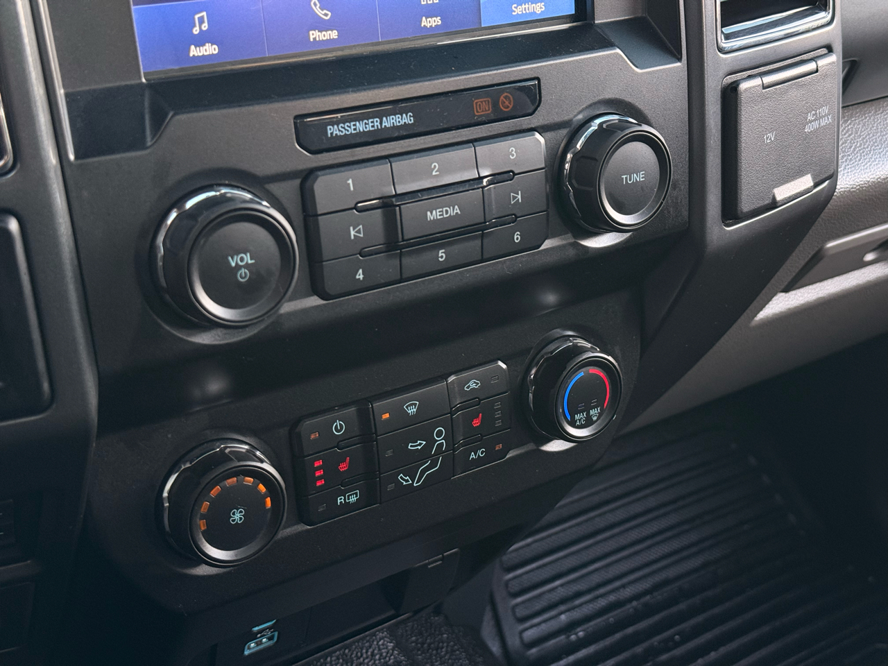 Ford Super Duty F-450 DRW XLT 4WD Crew Cab 8' Box 2022