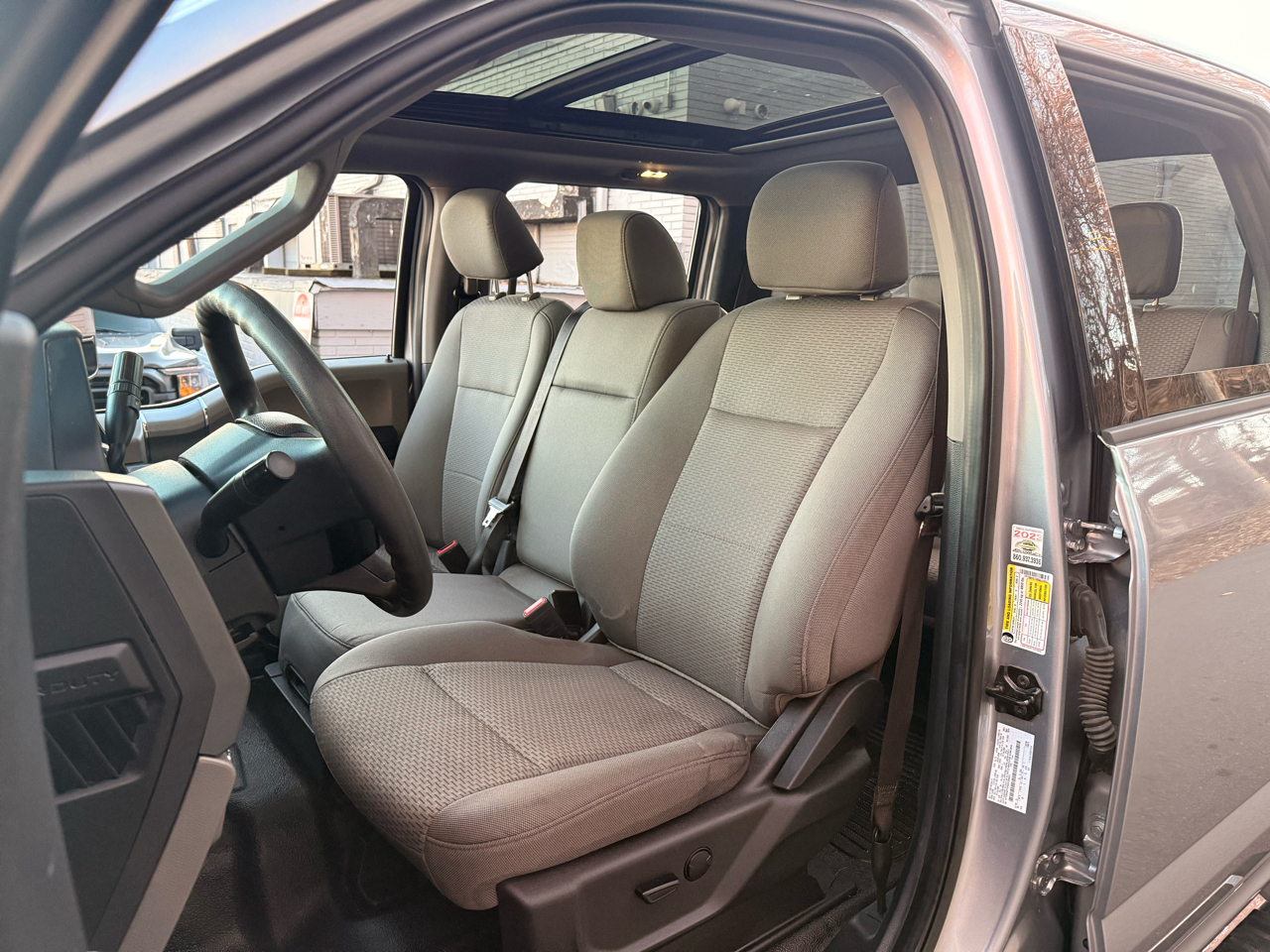 Ford Super Duty F-450 DRW XLT 4WD Crew Cab 8' Box 2022