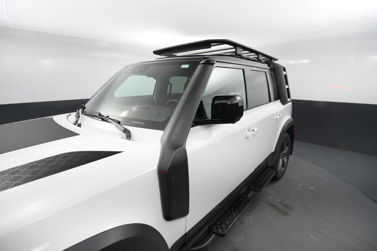 Land Rover Defender 110 X-Dynamic SE AWD 2023