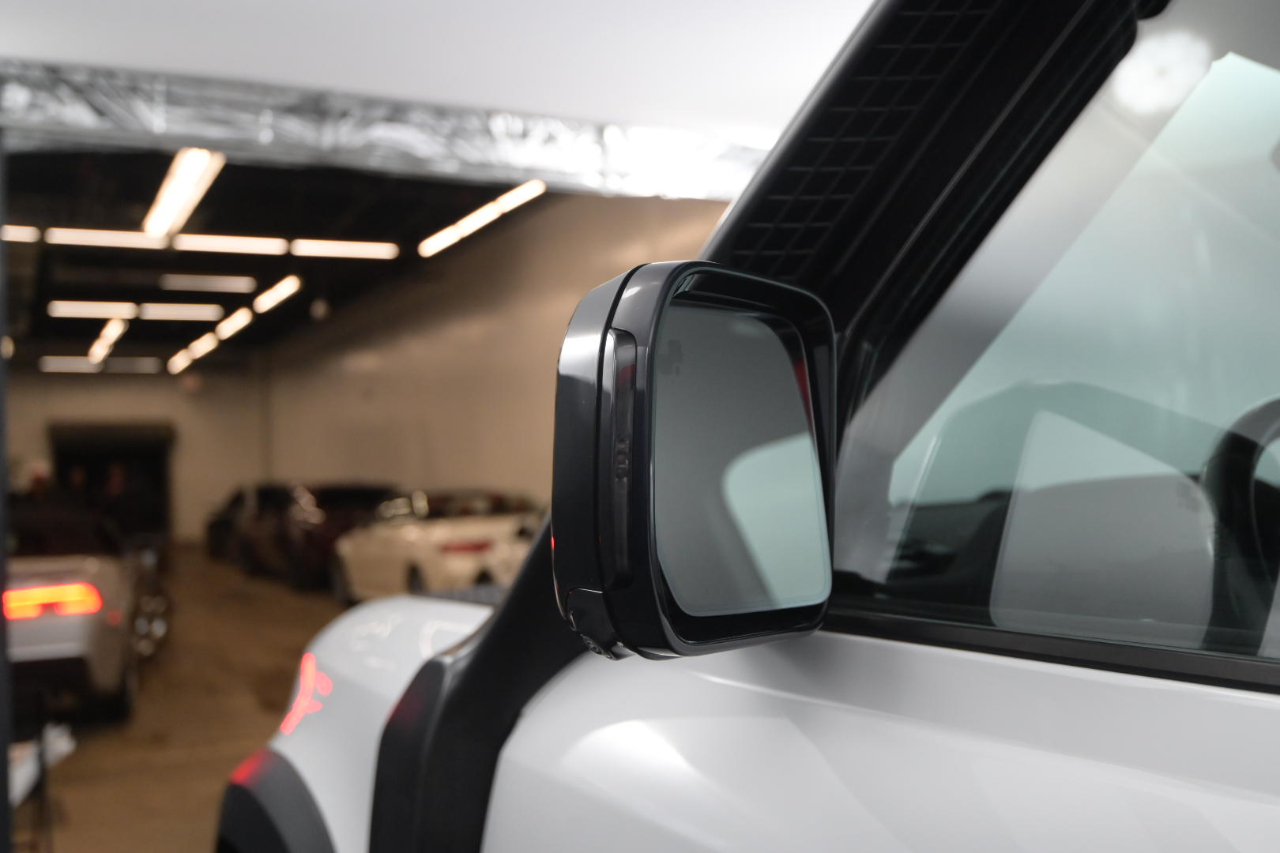 Land Rover Defender 110 X-Dynamic SE AWD 2023