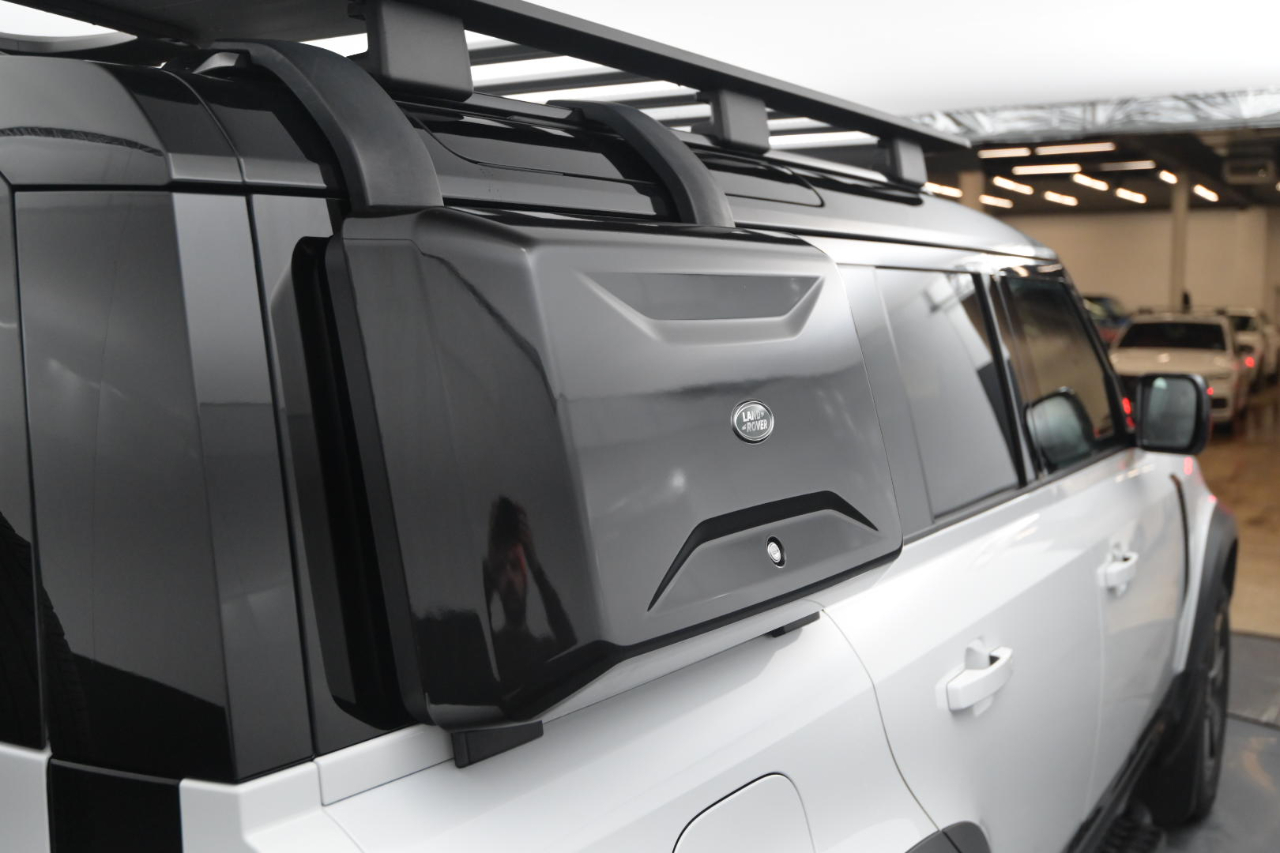 Land Rover Defender 110 X-Dynamic SE AWD 2023