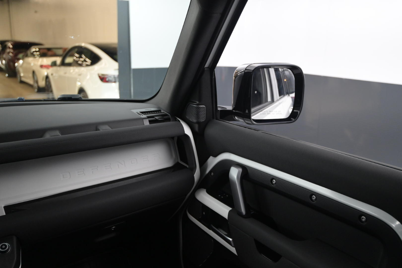 Land Rover Defender 110 X-Dynamic SE AWD 2023