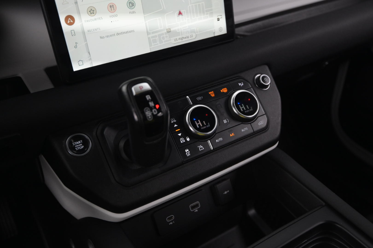 Land Rover Defender 110 X-Dynamic SE AWD 2023