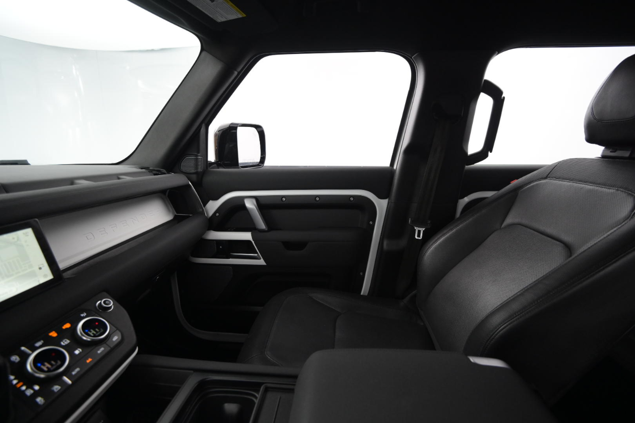 Land Rover Defender 110 X-Dynamic SE AWD 2023