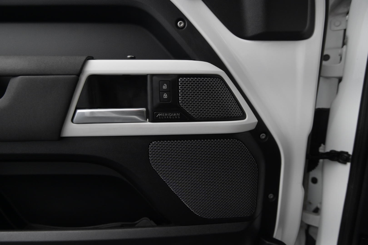 Land Rover Defender 110 X-Dynamic SE AWD 2023