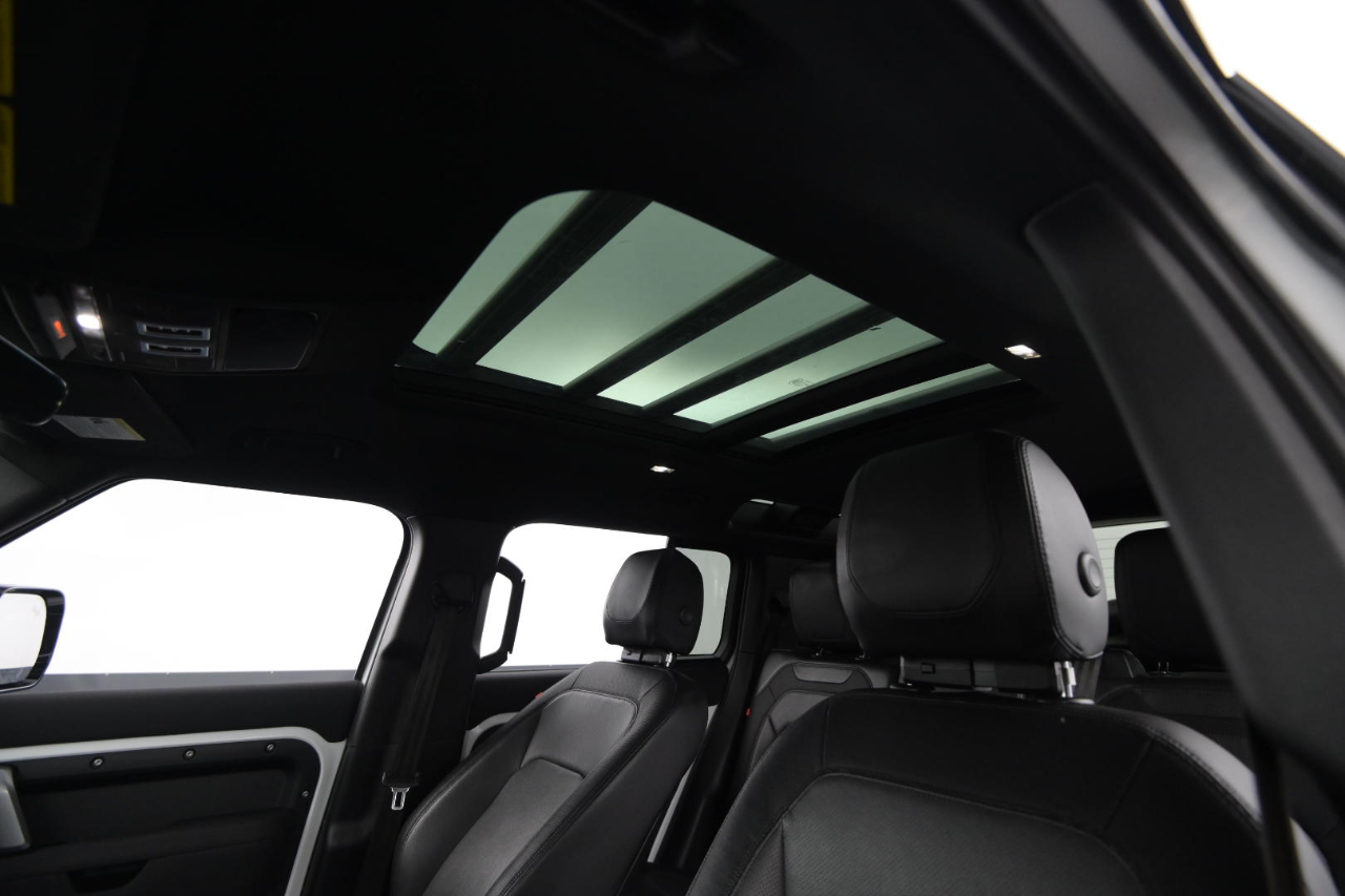 Land Rover Defender 110 X-Dynamic SE AWD 2023